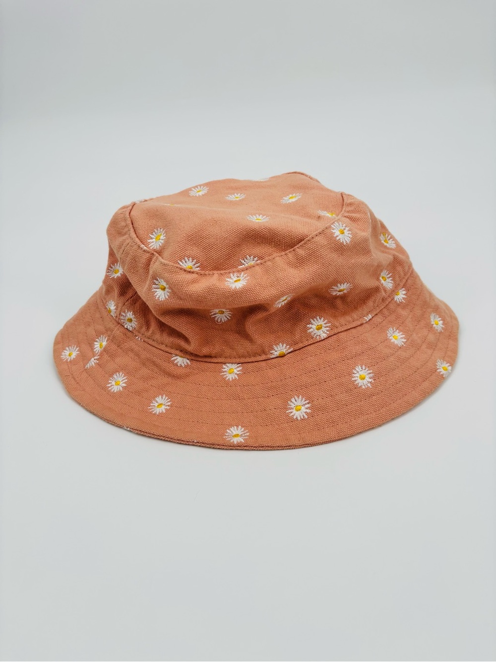 Urban Outfitters daisy embroidered bucket hat - Picture 4 of 8